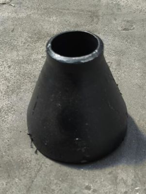 ISO-PED ASME B16.9 BEDRIEGT ECC het Reductiemiddelensch40 A234 WPB Zwarte Verf van de Staalpijp